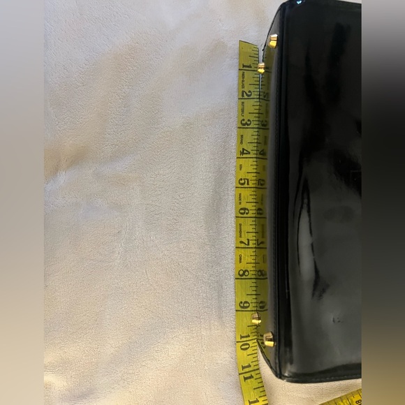 🩷 BALLY Black Patent Leather / Gold Hardware/ Crossbody
Bag Classic Logo💚 - Picture 9 of 16